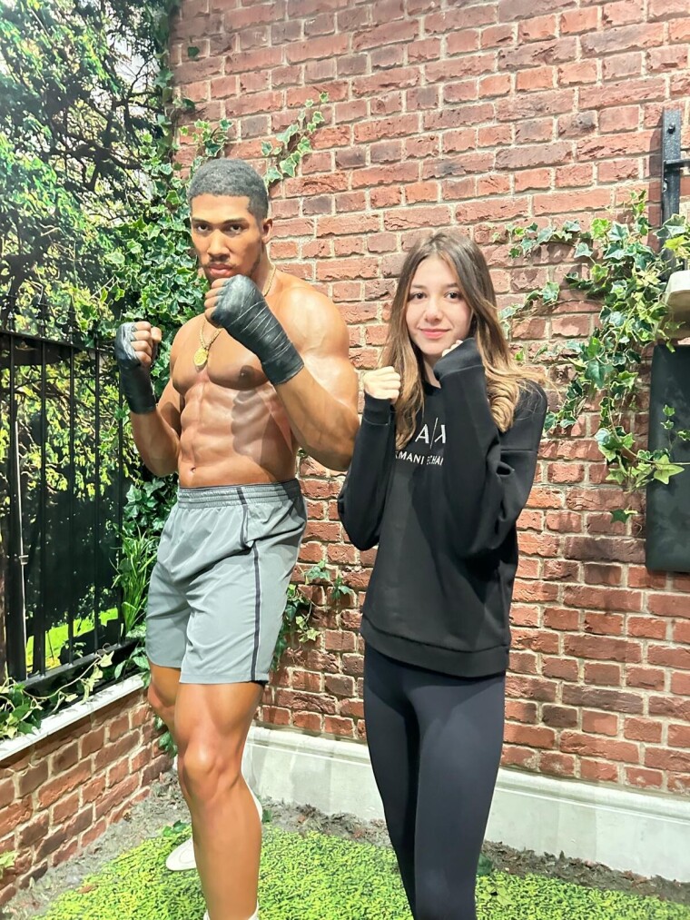 Hulyadurugunduz with anthony joshua