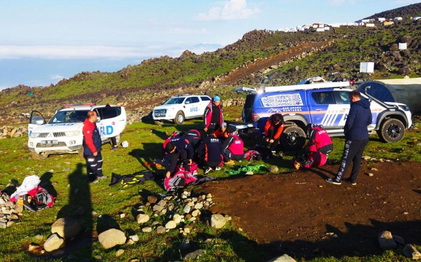 Ağrıdağda itkin düşən alpinistlərin meyitləri tapılıb